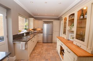 Kitchen- click for photo gallery